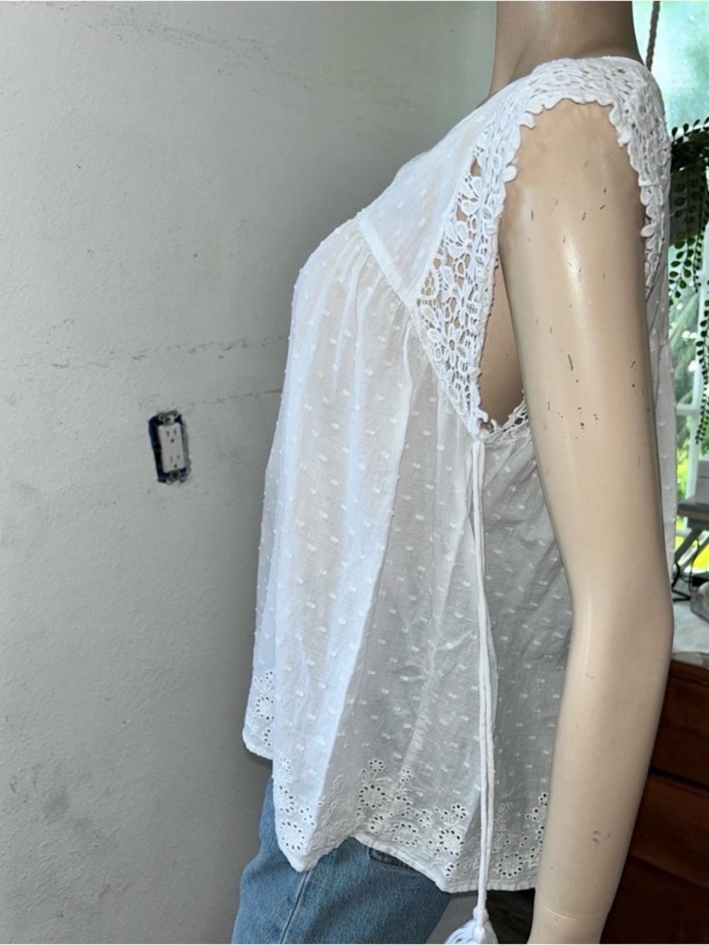 Ban jara White Cotton Eyelet Tank Top - 100% Cotton